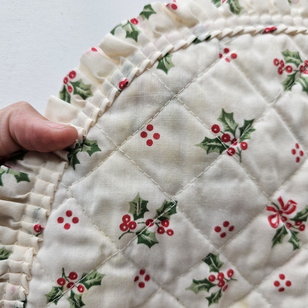 1980s 1990s Quilted Oval Placemats 2 Set Holly Tree Bow Cottagecore Holiday #55 - Picture 5 of 9